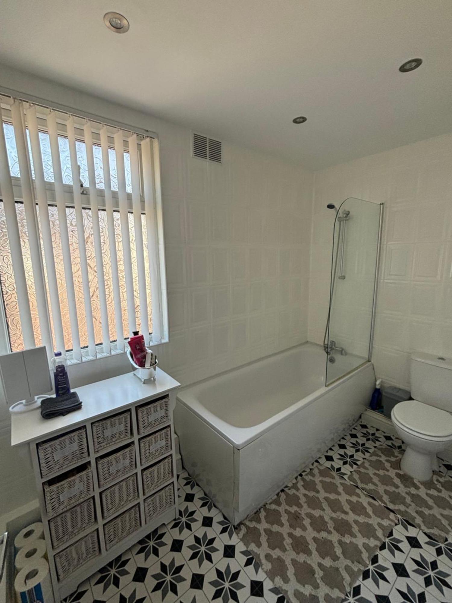 Modern Double Bedroom Homestay Liverpool
